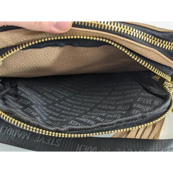 Steve Madden Crossbody Bag Tan Purse Fringe Detail Black Strap Gold Tone NEW - Picture 8 of 11